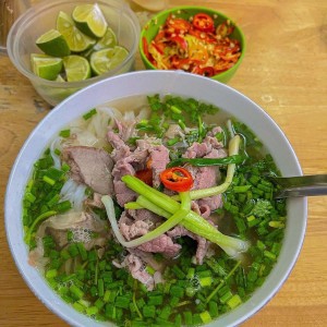 Cần gấp cô phụ quán phở ở Lý Thường Kiệt , quận 10 -lương 9tr