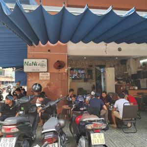 Phục vụ quán cà phê