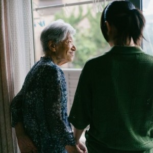 Cần Chị Chăm Bà 77 Tuổi , Bà Ở Quận 9 .( Bao Ăn Ở Lại )