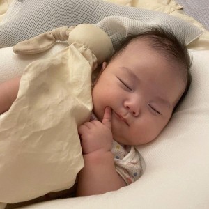 Tuyển cô phụ chăm bé 2 tuổi - ở Bình Chánh – lương 12 triệu