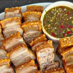 Tuyển Gấp Chị Giúp Việc Nhà Quận 1, gần chợ Bến Thành., Lương 12 triệu ( bao ăn ở )