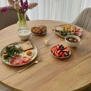 Nhà quận 4 - cần cô giúp việc lương 8tr bao ăn ở