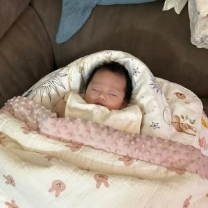 Cần chị bảo mẫu cho bé 4 tháng, ở quận 3