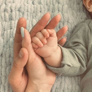 Tuyển dụng chăm bé 5 tháng quận Tân Bình - Lương 13 triệu