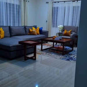 Biệt thự trệt cần người nấu ăn , dọn dẹp khu bếp , quét nhà , quét sân ở Bình Dương