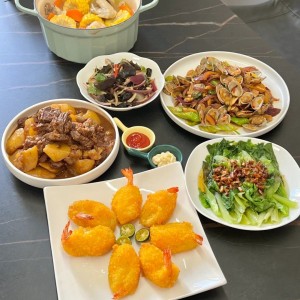 Câu Lạc Bộ Bida Đường Tân Kỳ Tân Qúy Tuyển Người Chuyên Nấu Ăn.