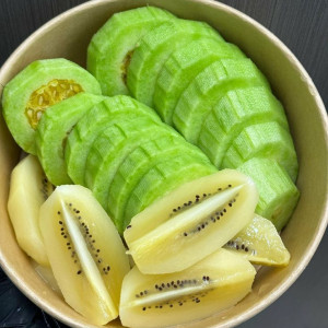 Mình cần 1 cô chăm bà 91 tuổi , bà đi lại yếu , bà ở quận 12 .