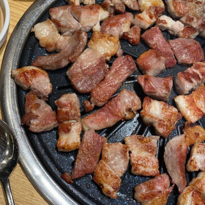 Nhà ở Tân Bình ,1 trệt 3 lầu , 2 vk ck , 3 đứa con .