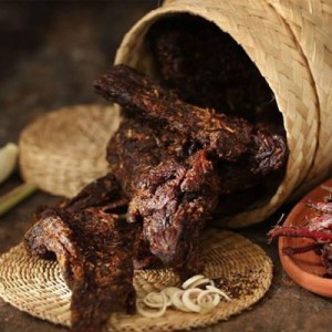 Xưởng sản xuất thịt bò ở Thới An 13 , quận 12 cần 1 nam 1 nữ làm đi về