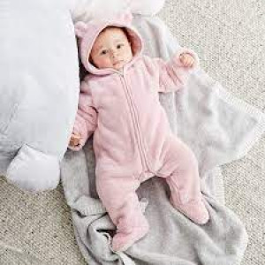 Cần Gấp 2 cô Chăm bé phụ giúp việc nhà