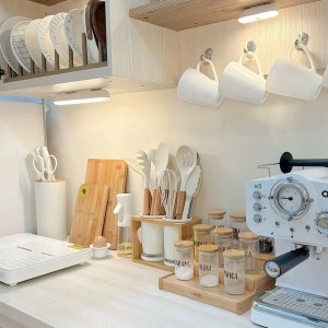 Cần Cô Gvn Ở Thủ Đức, Nhà Cấp 4 ( 3 Người Lớn, 1 Bé 20 Tháng ) - Lương 11tr
