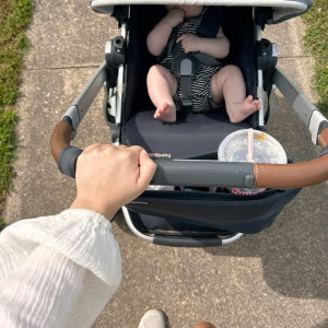 Nhà ở quận Bình Thạnh , cần chị bảo mẫu , bé 8 tháng .