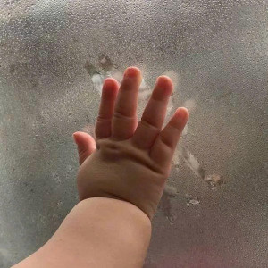 TUYỂN CÔ BẢO MẪU CHO BÉ 6 THÁNGTUỔI – BAO ĂN Ở – QUẬN 9- LƯƠNG 12TR