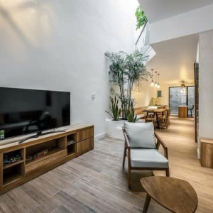 Nhà 1 Trệt 1 Lầu Ở Gần Ngã Tư Hàng Xanh  - Bình Thạnh Cần Tìm 1 Cô Giúp Việc Nhà