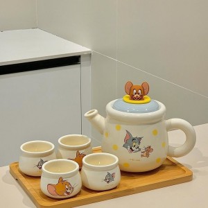 Gia Đình Ở Quận 1 Cần Cô Chăm Bé 2.5 Tuổi Đã Đi Học