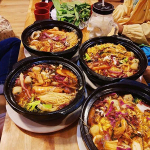 QUÁN MÌ CAY Ở QUẬN 9 CẦN TUYỂN 2 NAM - NỮ PHỤC VỤ LƯƠNG 8TR BAO ĂN Ở