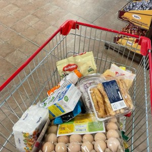 Tuyển Chị Giúp Việc Nhà Quận 8 - Lương  11 triệu  ( bao ăn ở )