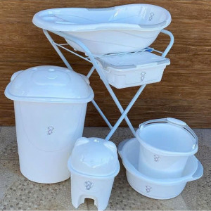 EM ĐANG CẦN GẤP 1 CHỊ BẢO MẪU CHO BÉ 6 THÁNG Ở CHUNG CƯ SAI GON PEARL  LƯƠNG 10TR BAO ĂN Ở