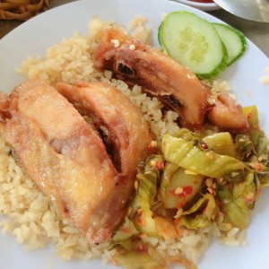 Cần cô phụ quán cơm gia đình nhỏ q11 , việc nhẹ