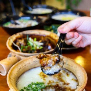 🍲 Quán cháo ếch Singapore ở quận 1 cần người phụ quán làm bao ăn ở.