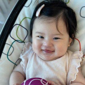 Cần chị chăm bé 5 tháng , nhà ở quận Hóc Môn