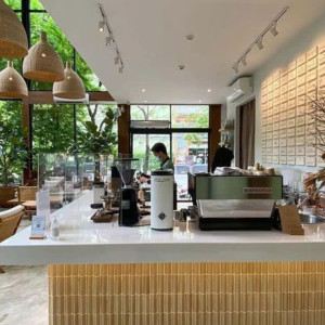 Cần gấp 1 bạn nữ dễ thương về phục vụ quán cà phê ở Tân Bình Lương 8tr bao ăn ở