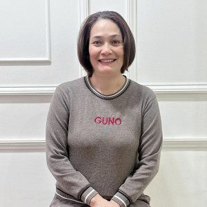 Cô: Trần Thị Thu Hương  ,    sinh năm   1975,     quê  Đà Nẵng