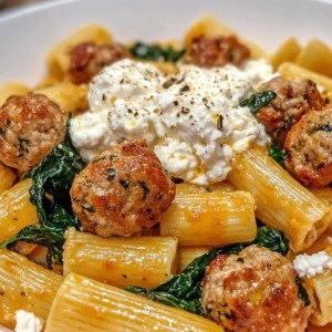 Tuyển cô giúp việc & cơm nước (Đường Nguyễn Đình Chiểu, Quận 3).