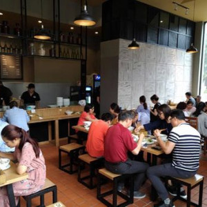 CẦN NHÂN VIÊN PHỤ QUÁN PHỞ LƯƠNG 10TR