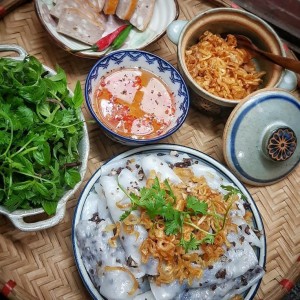 Cần nữ phụ quán bánh cuốn nóng ở lại, quán gia đình tại đường Trần Văn Kiểu, Quận 6