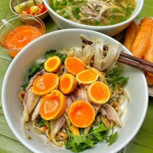 Tuyển cô giúp việc nhà lâu dài, lương 11 triệu bao ăn ở , quận 6