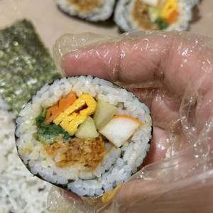 Nhà chị Quyên cần người chăm mẹ chị , mẹ chị 78 tuổi, ở quận quận 7.