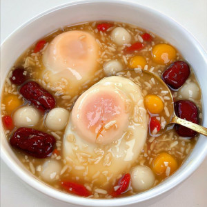 Tìm người chăm bà Quận 1 - Lương 13 triệu ( bao ăn ở )