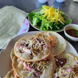 Cần cô phụ quán bánh xèo Quãng Ngãi làm ăn ở lại