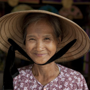 EM Ở BÌNH THẠNH, CẦN TÌM CHỊ CHĂM BÀ 82T LƯƠNG 10 TRIỆU ( BAO ĂN Ở)