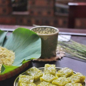 Cần cô giúp việc nhà , ở quận 3 , Lương khởi điểm 9 triệu , bao ăn ở lại .