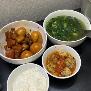 Nhà cấp 4 ở Hóc Môn cần cô chăm ông lớn tuổi còn đi lại được