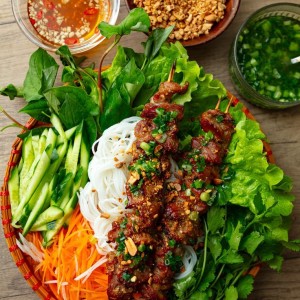 Nhà ở quận 6, gần Chợ Bình Tây, cần chị chăm bà .