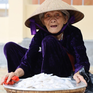 Em đang cần gấp chị về chăm bà ở QUẬN 8, Lương e gửi 9 TRIỆU