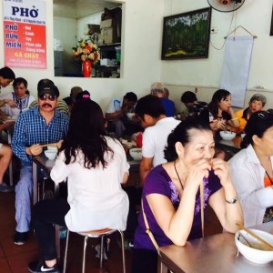 Cần người phụ quán phở đi về ở Đường Võ Nguyên Giáp, Hiệp Phú, Thủ Đức