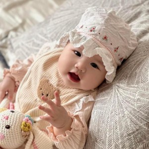Do sinh đôi nên gia đình cần thêm người hỗ trợ chăm 1 bé ở Nguyễn Thị Minh Khai, quận 3.