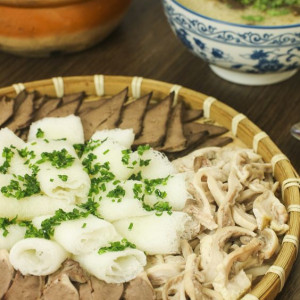 Cần chị giúp việc nhà , nhà ở quận Tân phú ,cần chị về dọn dẹp nhà cửa nấu ăn ( bao ăn ở )