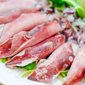 Nguyễn Trường Tộ- Quận 4 nhà 1 trệt 1 lửng, cần cô về chăm chút việc nhà cho 3 mẹ con em