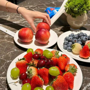 Cô ơi, con cần người chăm sóc bà ở quận 4 , lương 12 triệu ( bao ăn ở )