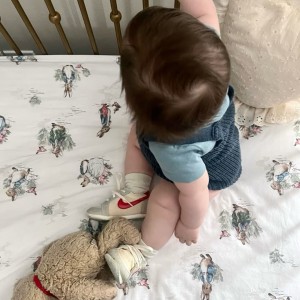 Tuyển Chị Chăm Bé Quận 7, nhà chung cư  -  lương 13 triệu ( bao ăn ở )