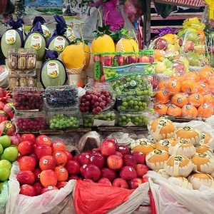 Cần 1 Nữ  bán quà tết , trái cây tết , ở quận 5 - Lương  9 tr (bao ăn ở lại )