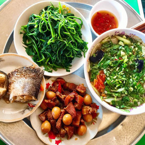 Nhà 1 trệt 3 lầu ở quận Bình Thạnh cần chị quản gia 45 tuổi đổ lại lương thử việc 12 - 14tr