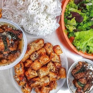 Quán em cần chị phụ quán nhanh nhẹn, hiền lành làm ăn ở lại Lương 9tr Q1 - đường Cống Quỳnh