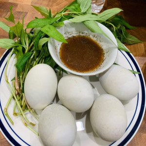 Con cần 1 cô chăm bà 80 tuổi lương thử việc 12 triệu ở Tân Bình