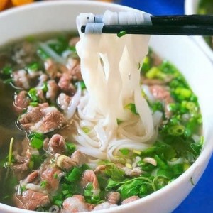 Tuyển Nam làm quán phở ca tối ở quận 1 ( bao ăn ở ) - Lương thử việc 9tr - chính thức 10tr + thưởng